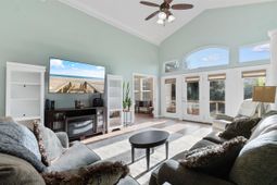 327 William St. photo 4