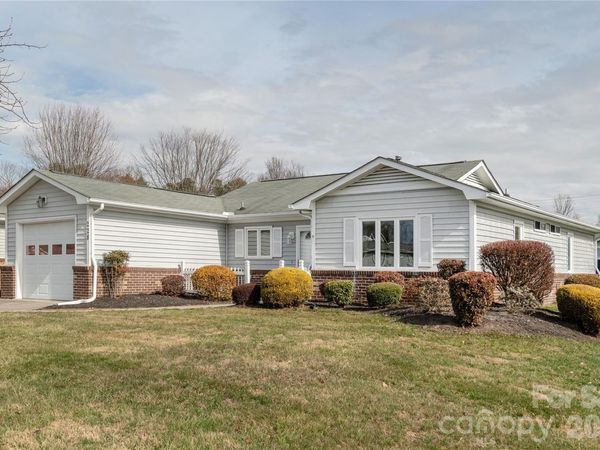 228 Dartcrest Drive, Hendersonville, NC 28792