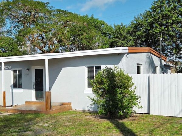 2455 NW 161st St, Miami Gardens, FL 33054