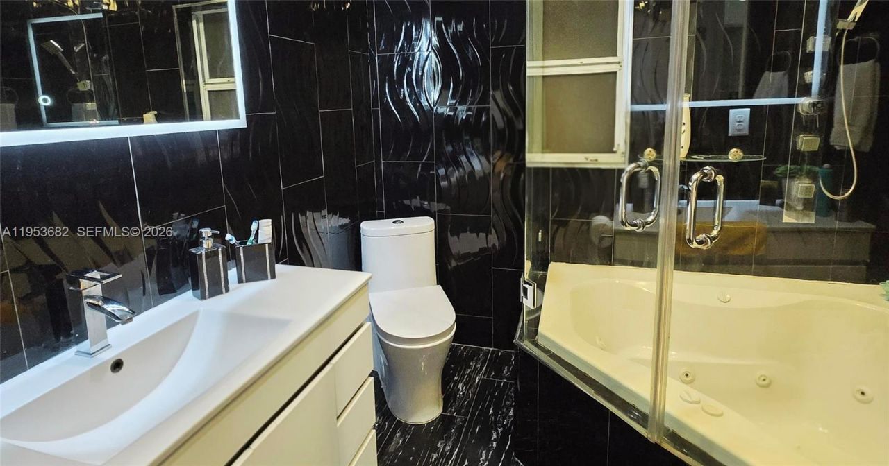 2455 NW 161st St, Miami Gardens, FL 33054 Photo