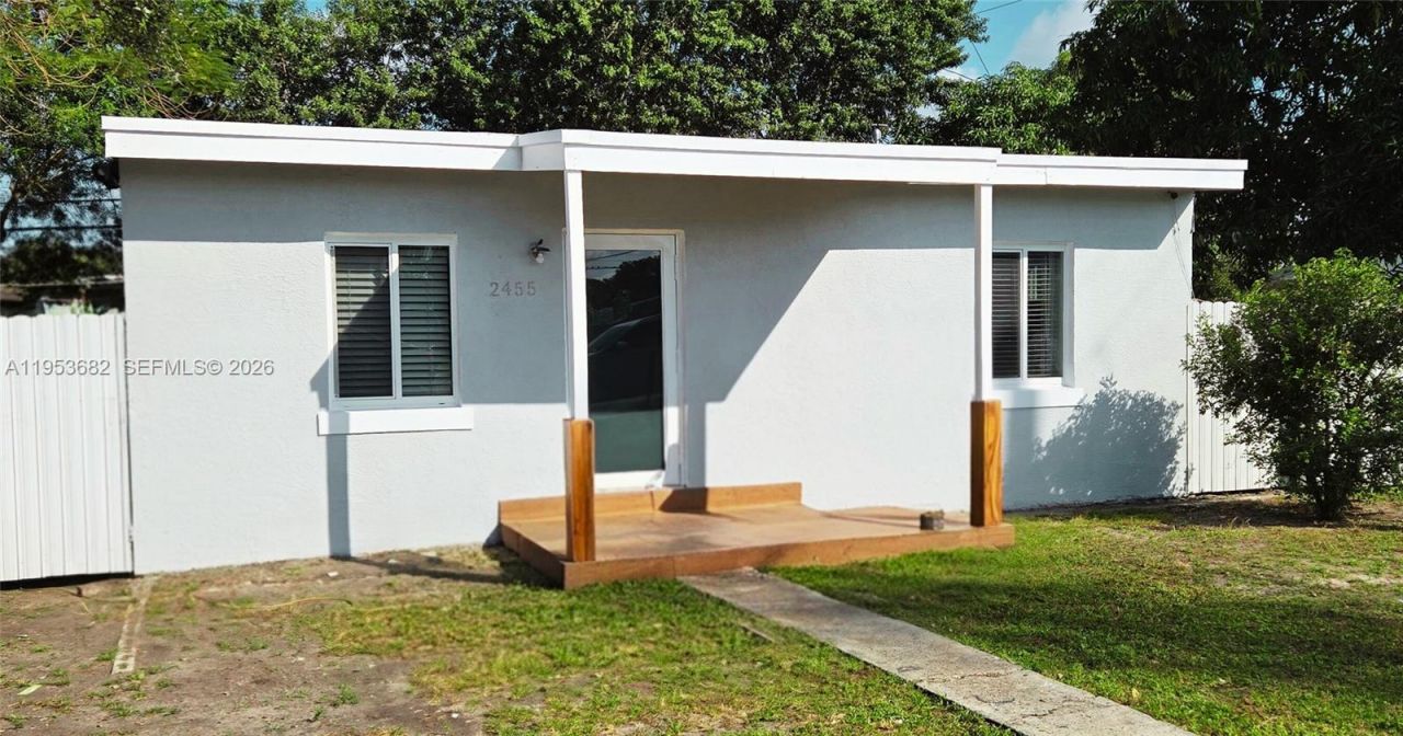 2455 NW 161st St, Miami Gardens, FL 33054 Photo