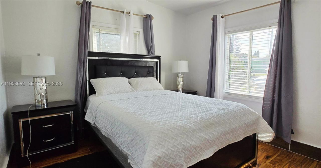 2455 NW 161st St, Miami Gardens, FL 33054 Photo