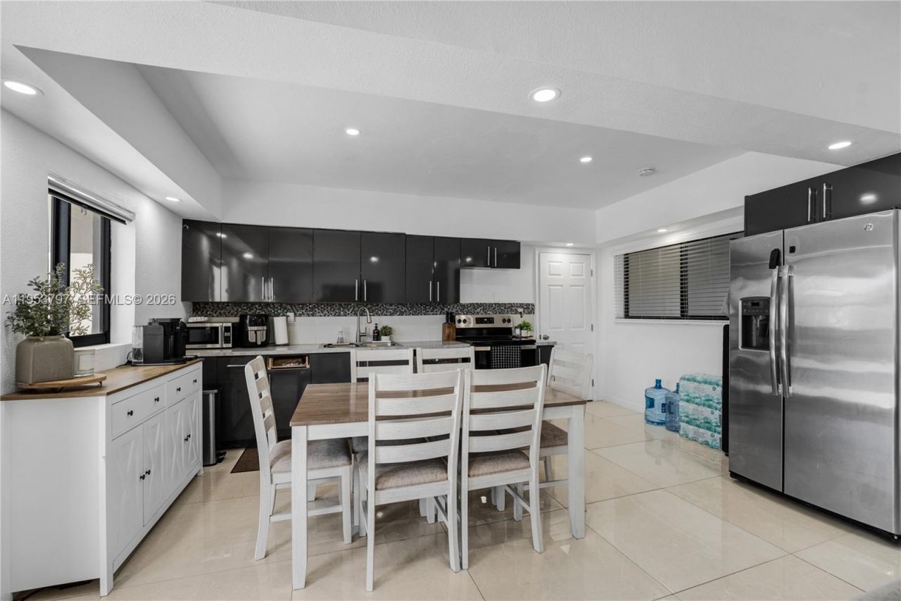 11610 NW 57th Ct, Hialeah, FL 33012 Photo