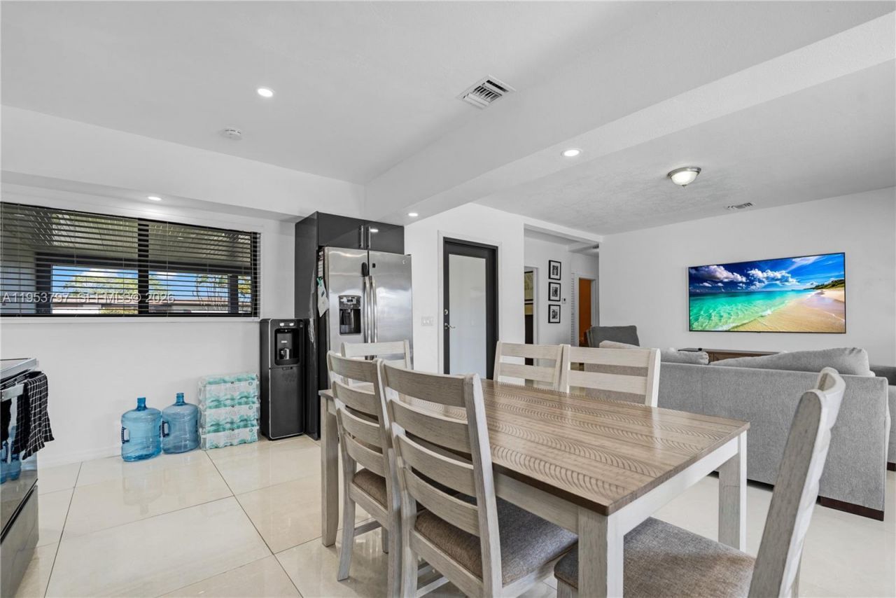 11610 NW 57th Ct, Hialeah, FL 33012 Photo