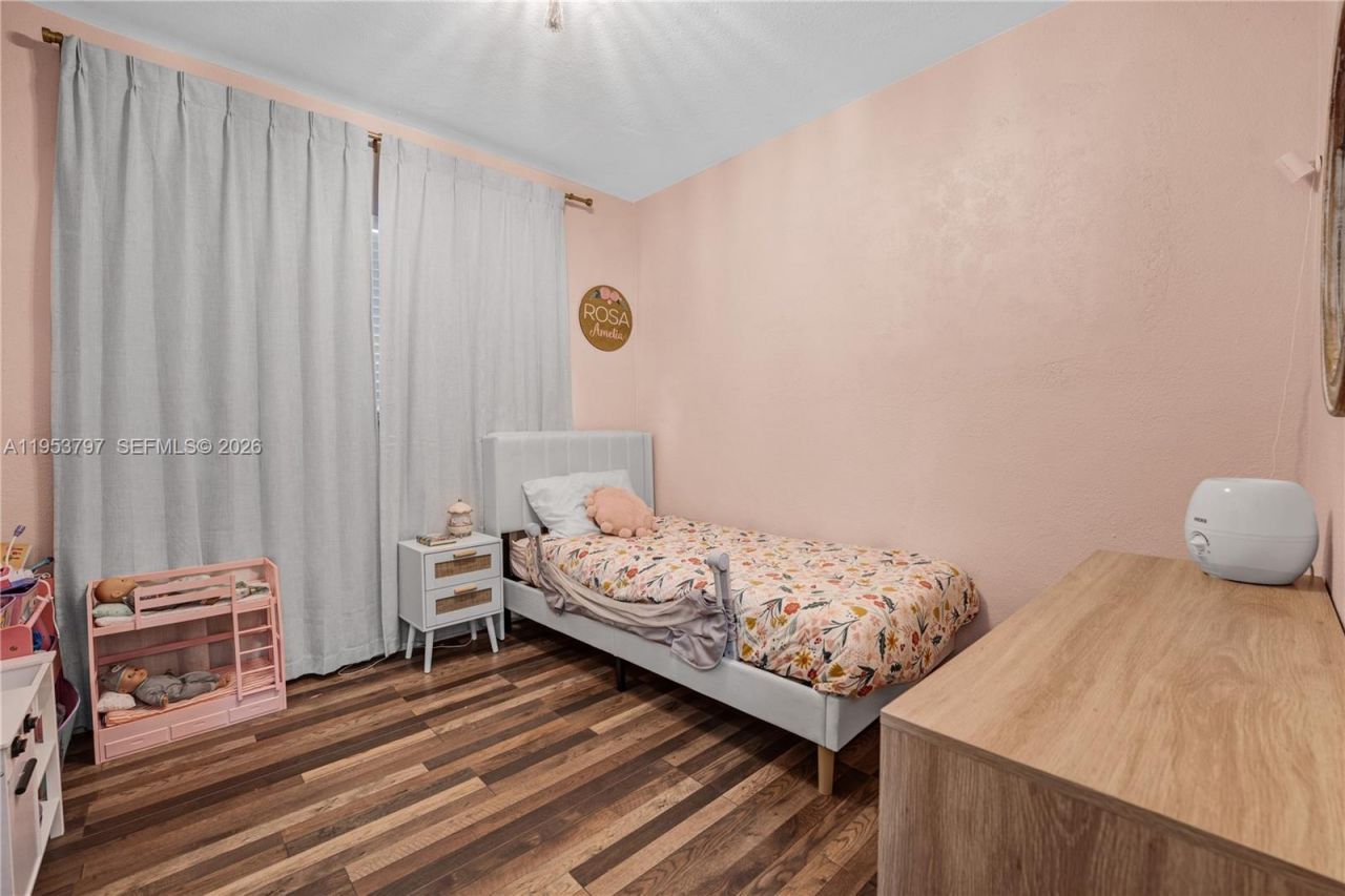 11610 NW 57th Ct, Hialeah, FL 33012 Photo