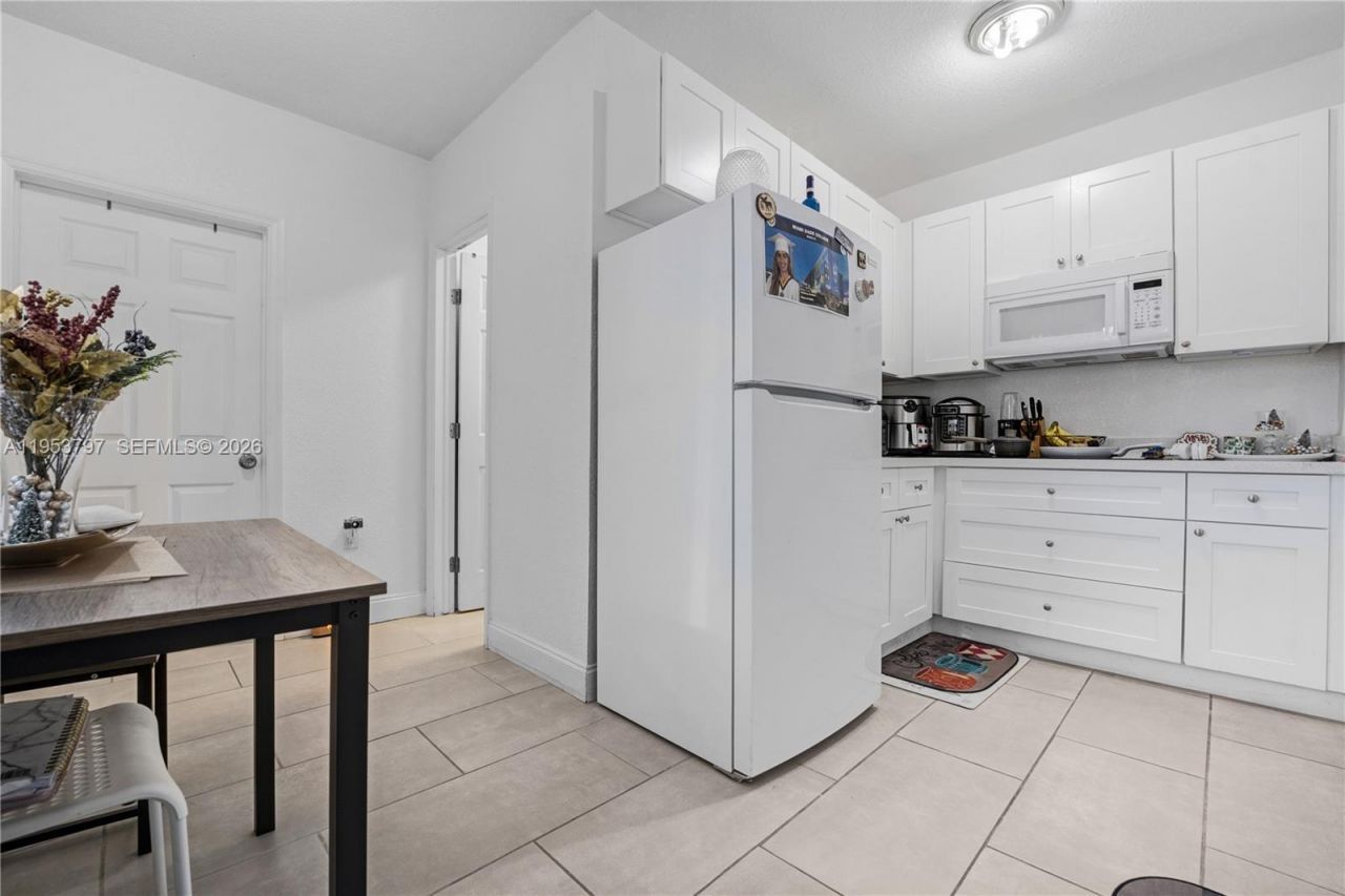 11610 NW 57th Ct, Hialeah, FL 33012 Photo