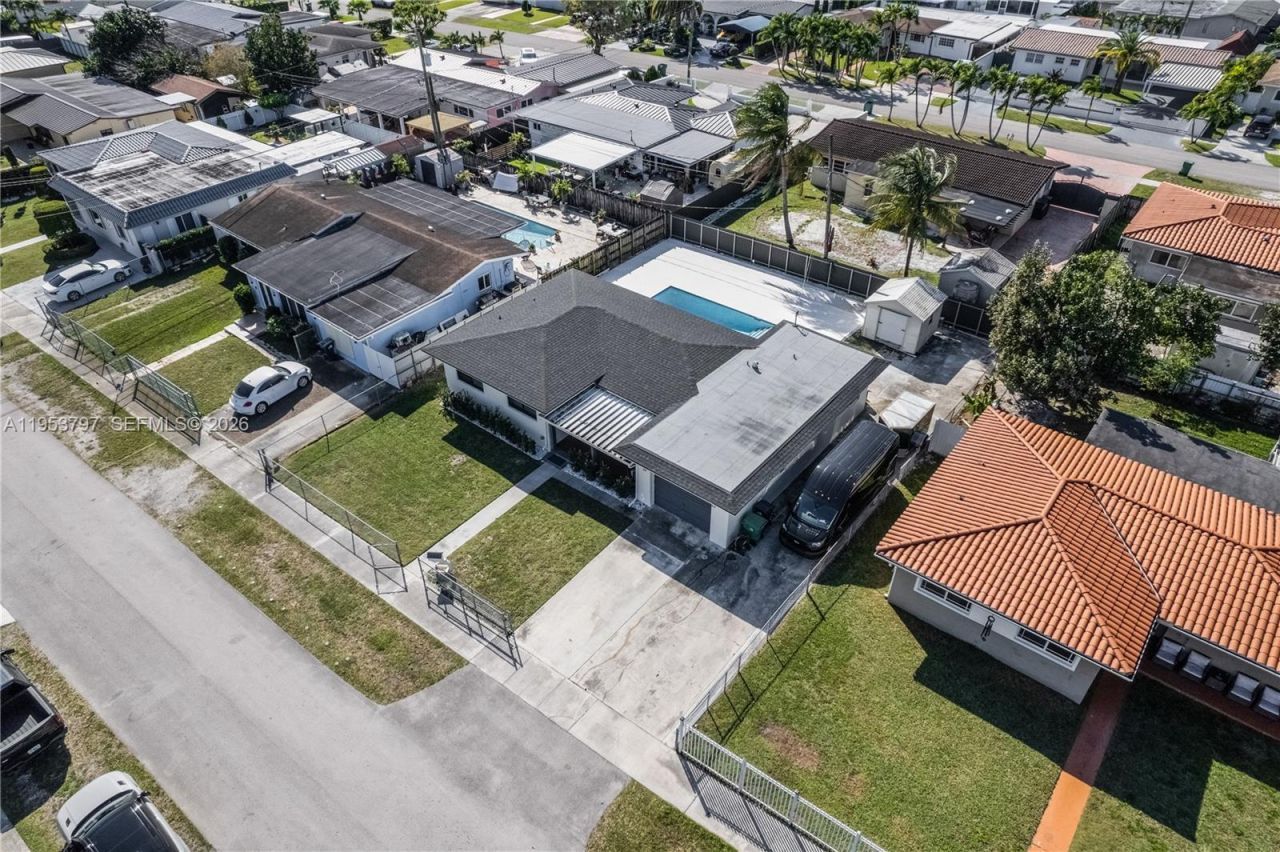 11610 NW 57th Ct, Hialeah, FL 33012 Photo