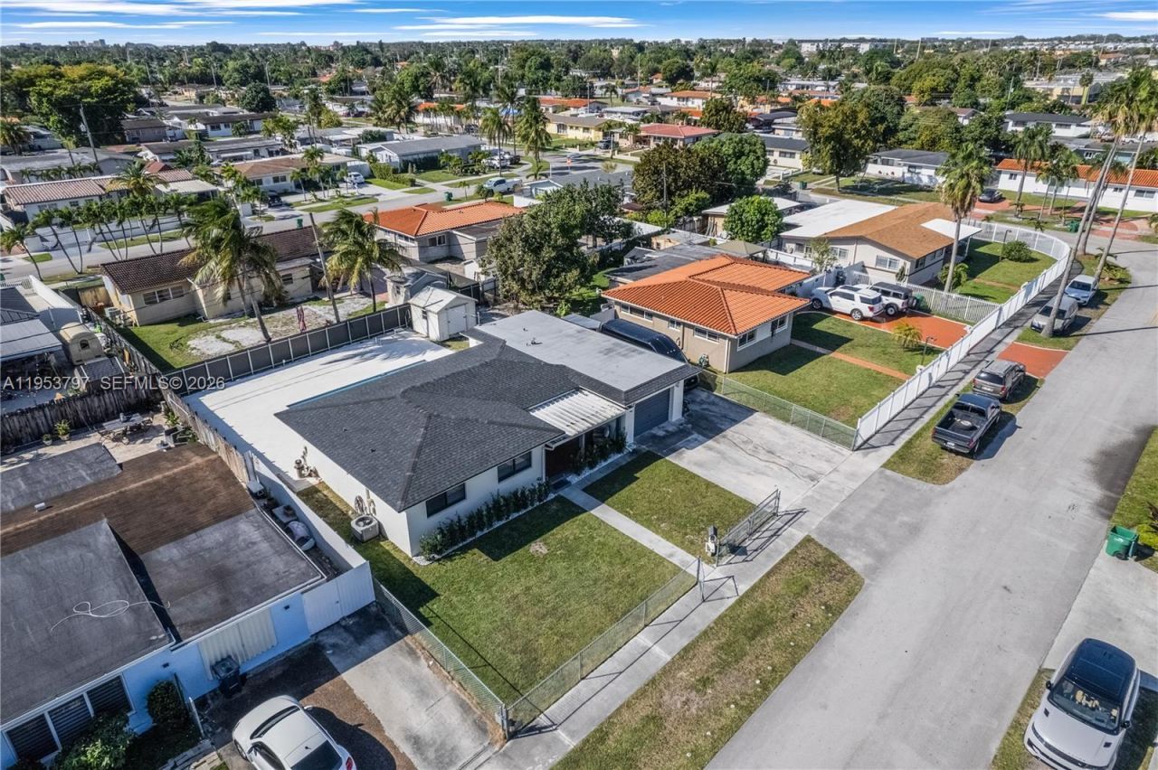 11610 NW 57th Ct, Hialeah, FL 33012 Photo