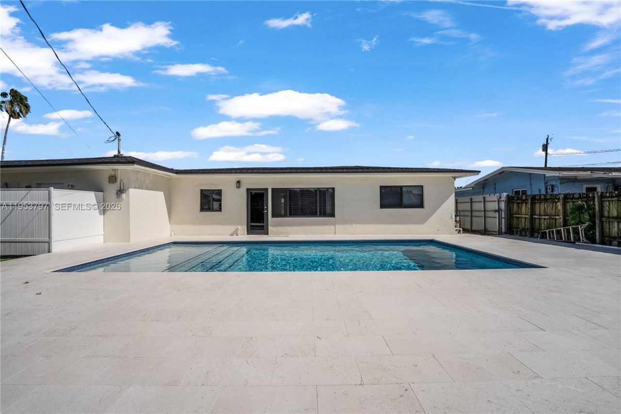 11610 NW 57th Ct, Hialeah, FL 33012 Photo