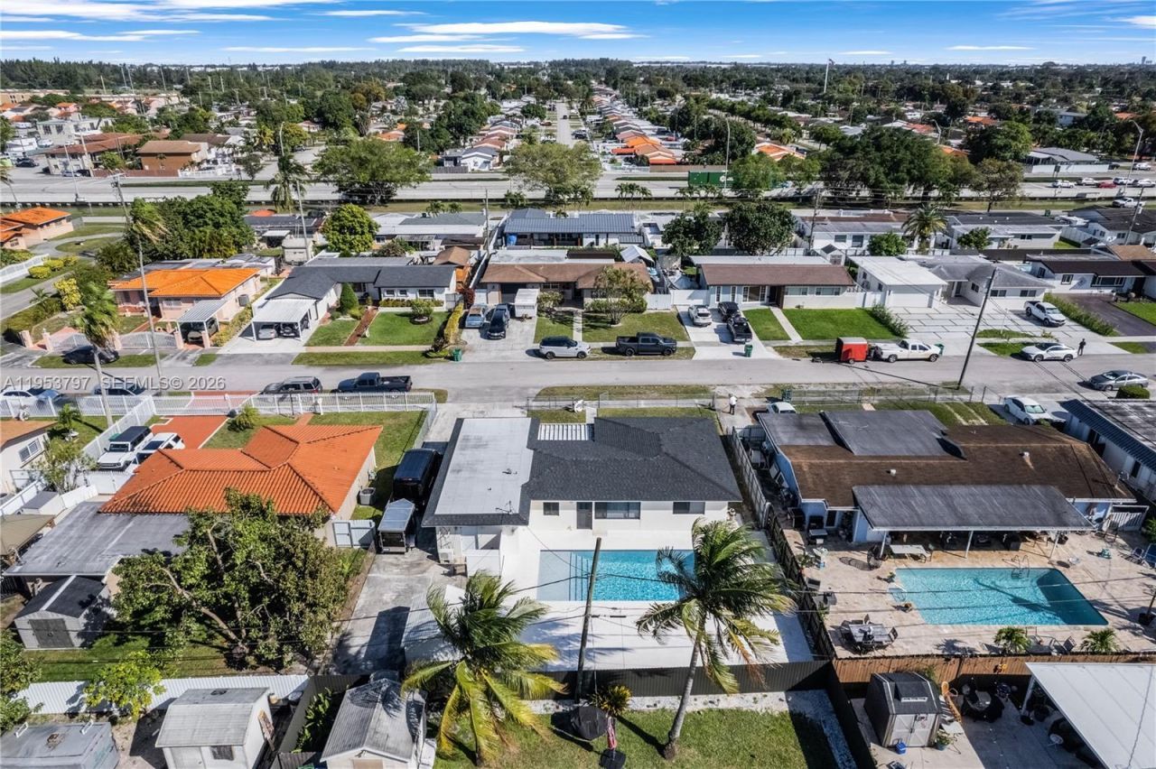 11610 NW 57th Ct, Hialeah, FL 33012 Photo