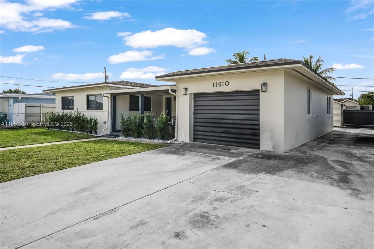 11610 NW 57th Ct, Hialeah, FL 33012 Photo