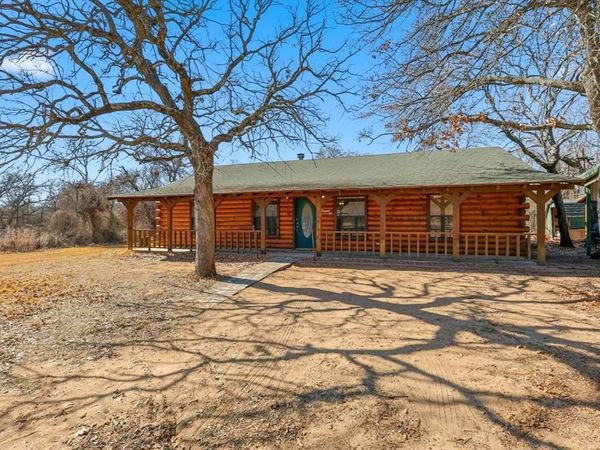 504 Windsor Lane, Springtown, TX 76082