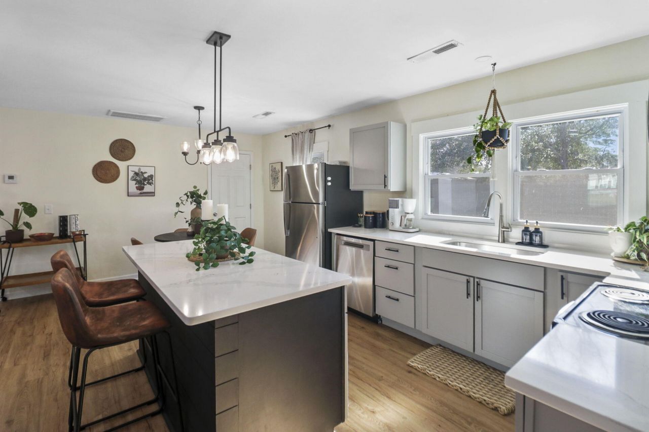 109 Marion Road Photo 11