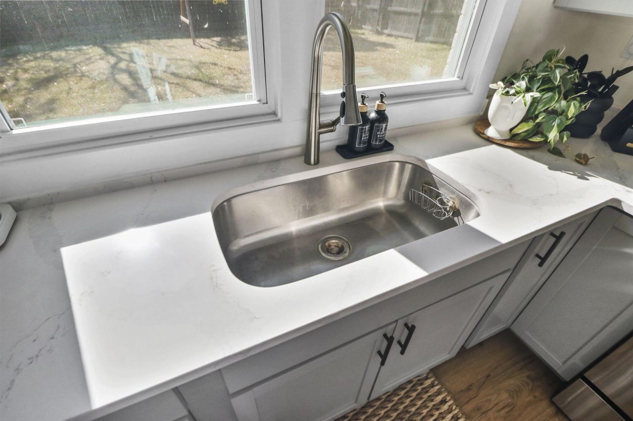 109 Marion Road Photo 16