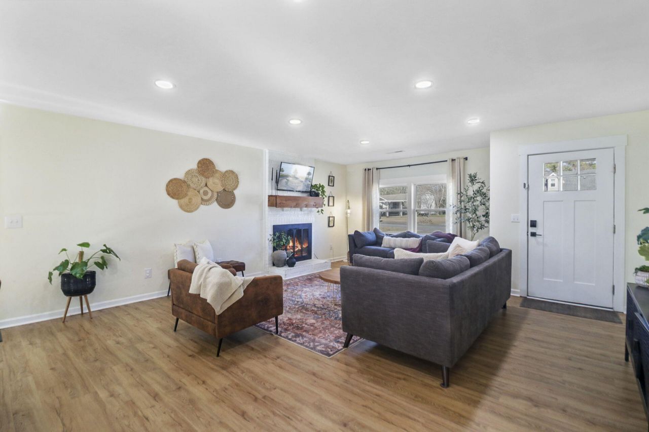 109 Marion Road Photo 8