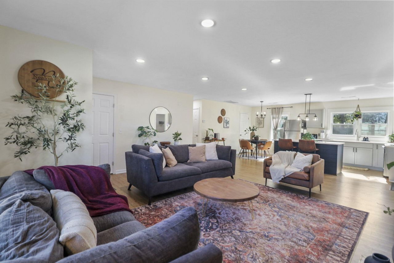 109 Marion Road Photo 9