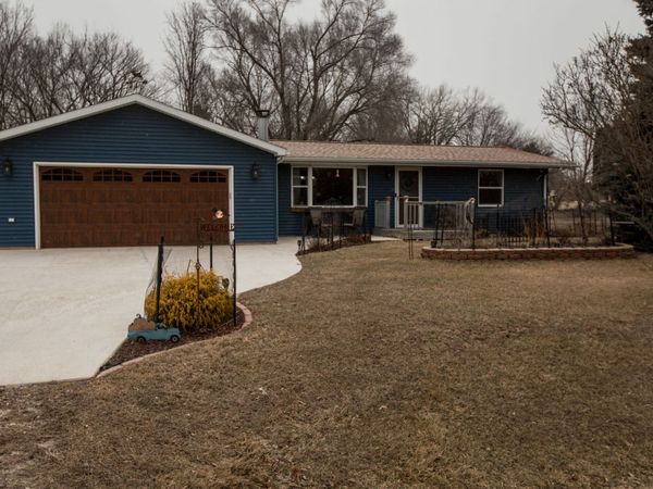 415 Sunnyslope Drive, Varna, IL 61375