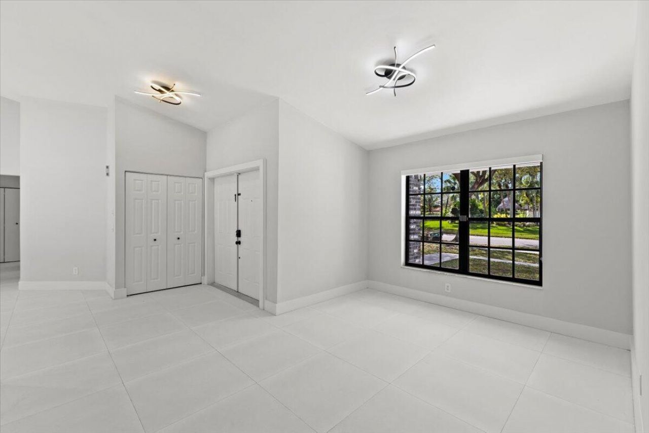 20221 NW 8th Street, Pembroke Pines, FL 33029 Photo