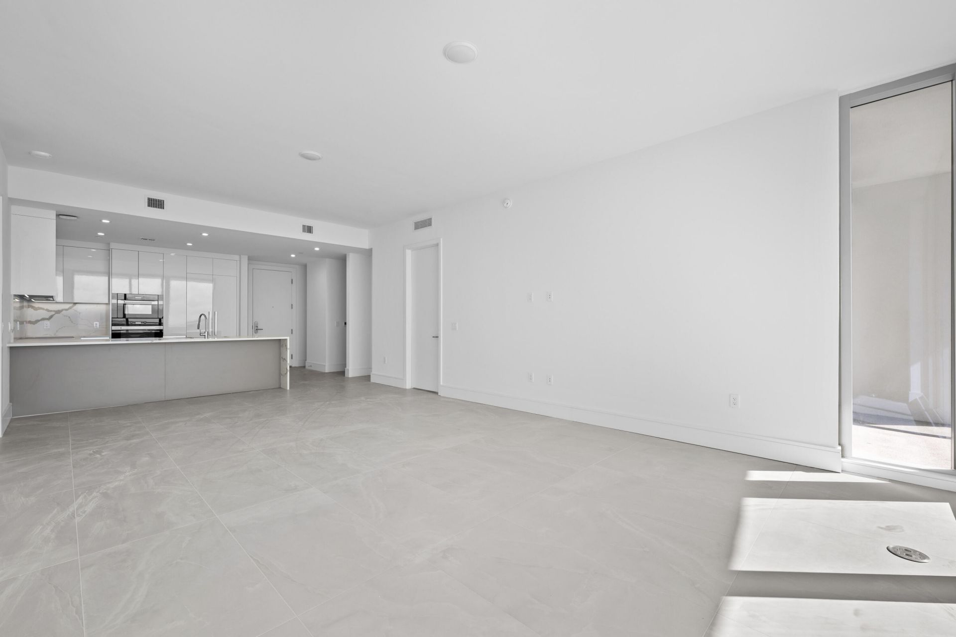 220 Lake Shore Drive, Unit 915, Lake Park, FL 33403 Photo