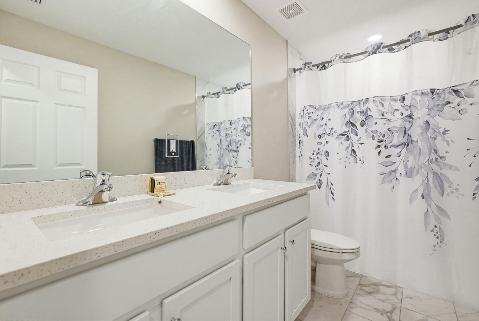 521 NW Colonial Street, Port Saint Lucie, FL 34983 Photo