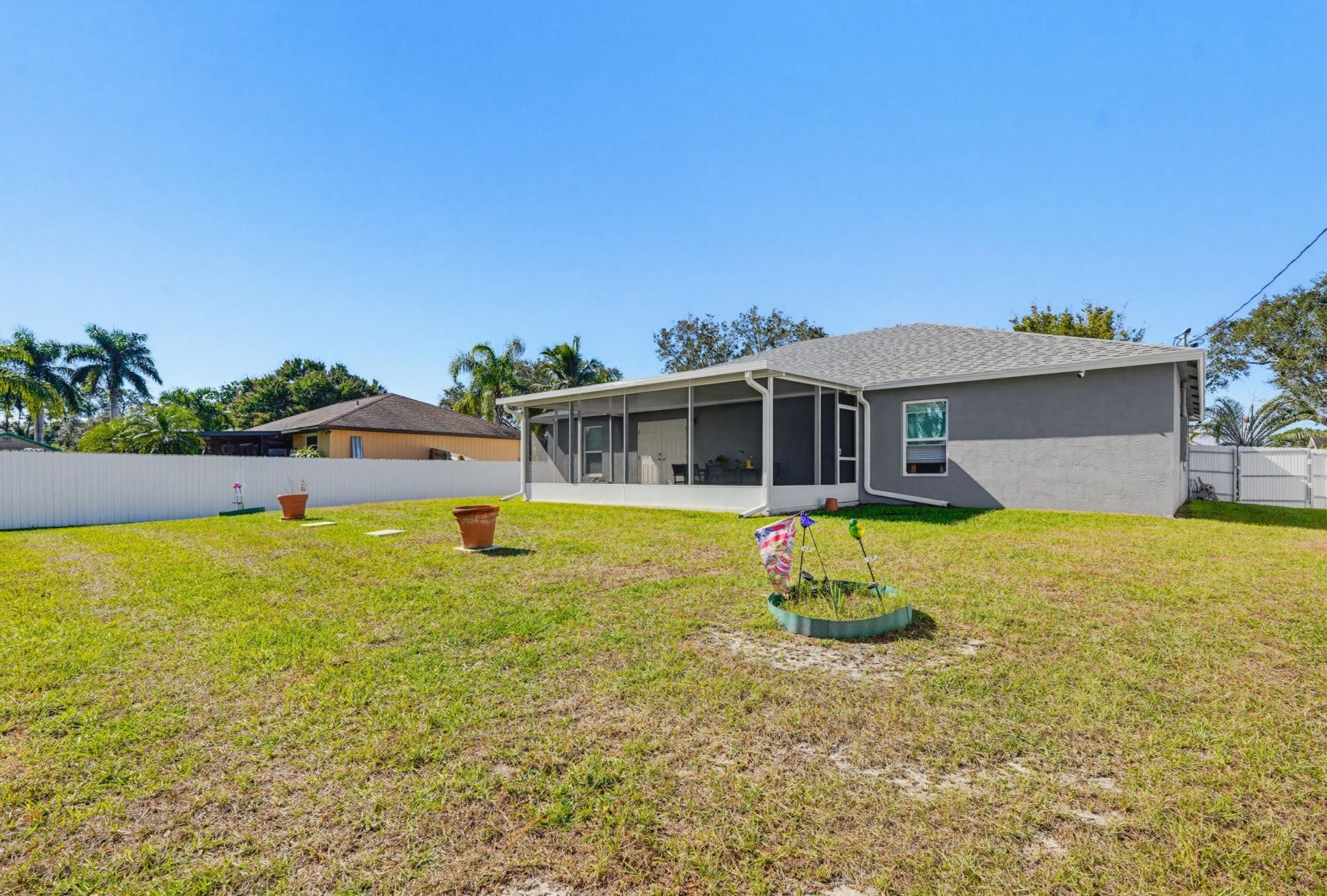 521 NW Colonial Street, Port Saint Lucie, FL 34983 Photo