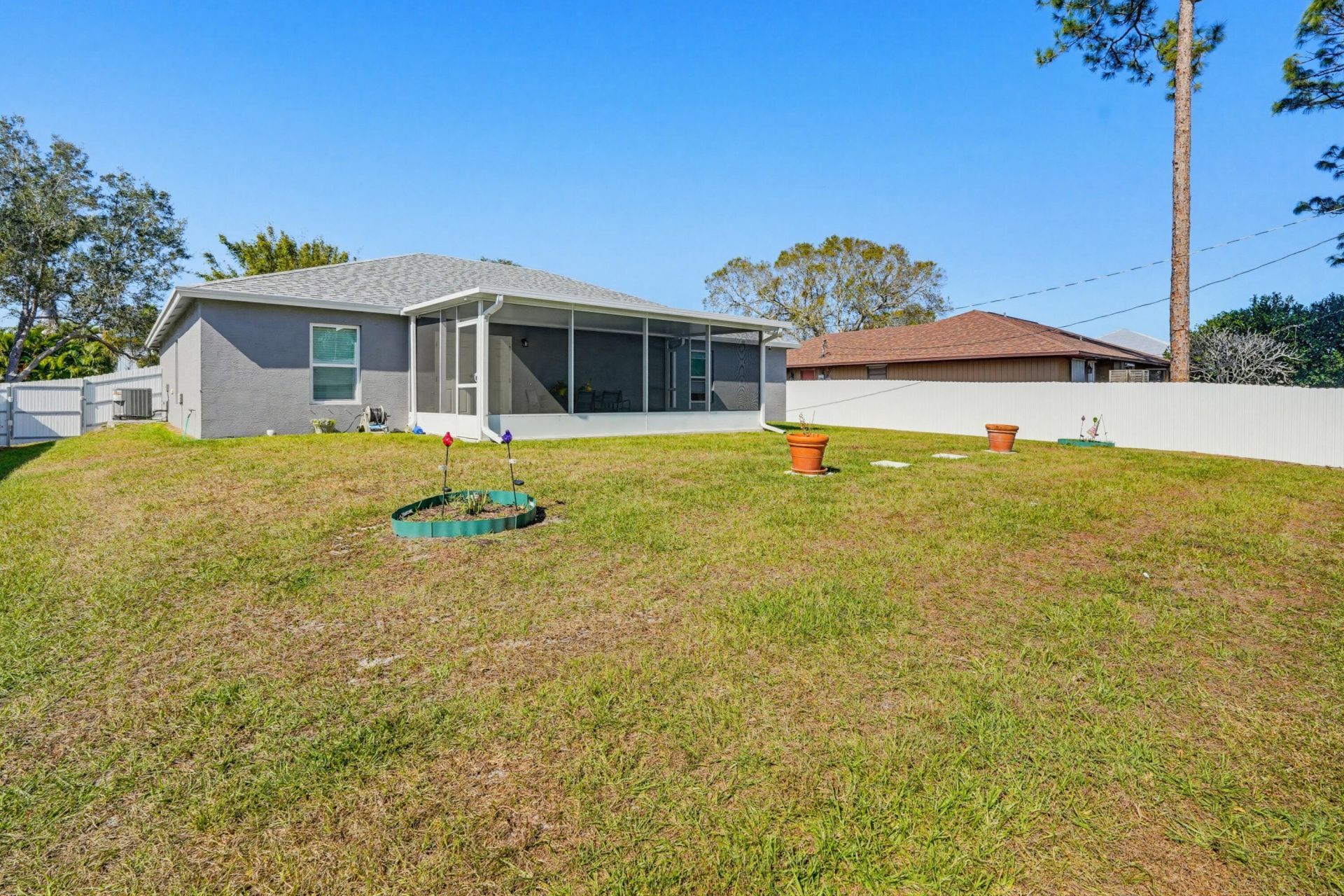 521 NW Colonial Street, Port Saint Lucie, FL 34983 Photo