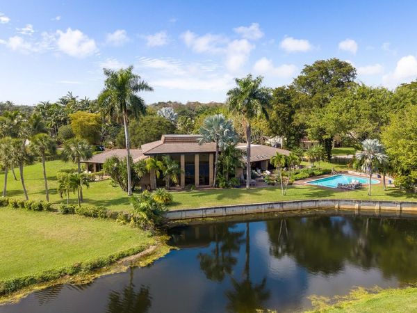 5300 White Oak Ln, Tamarac, FL 33319