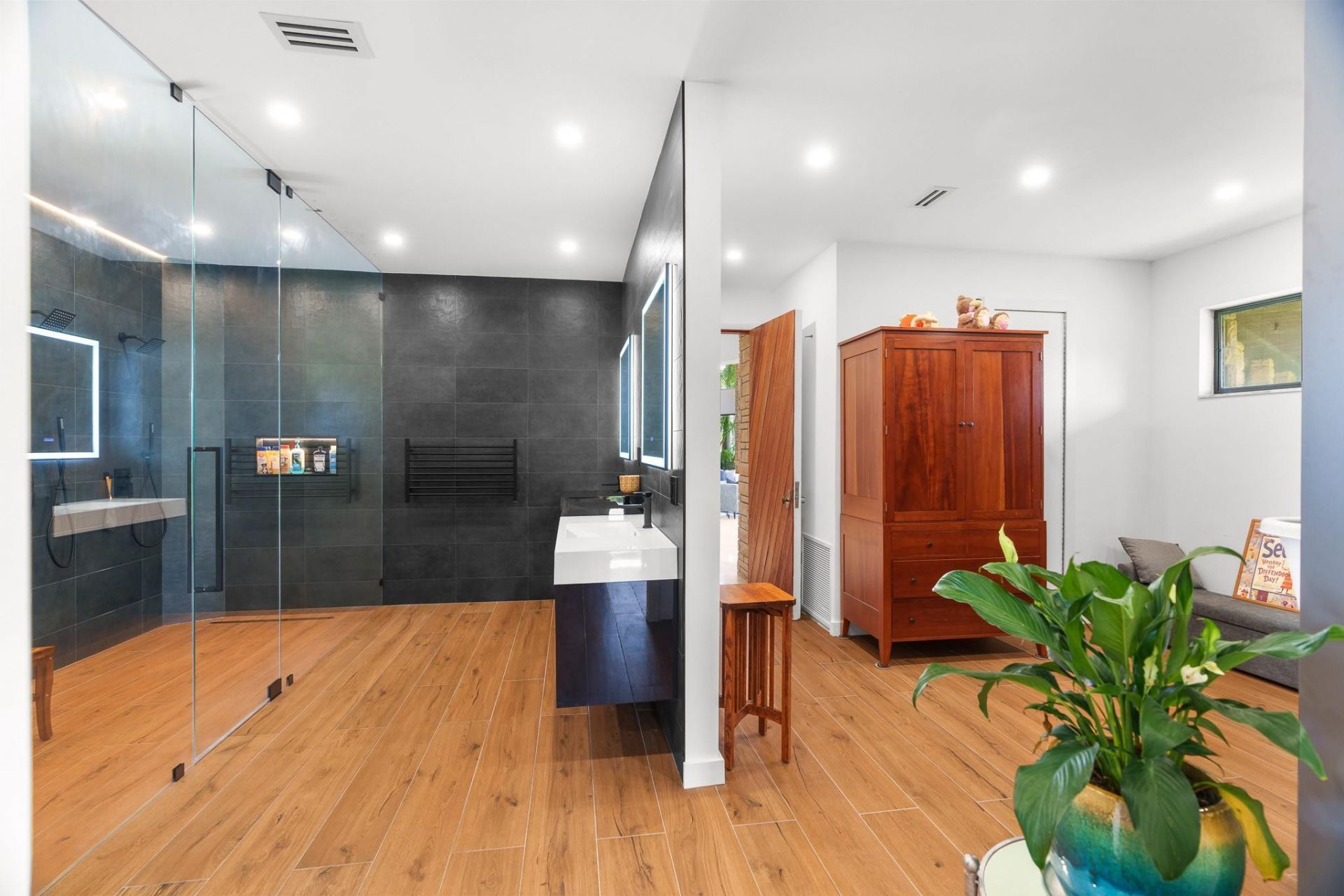 5300 White Oak Lane, Tamarac, FL 33319 Photo