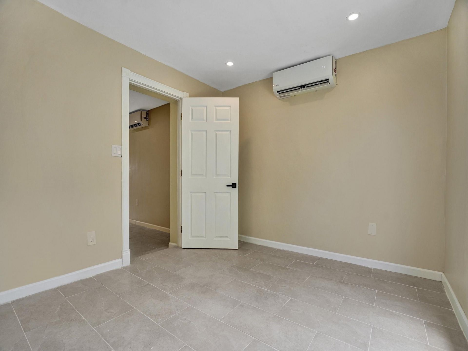 2442 Garfield Street, Unit 4, Hollywood, FL 33020 Photo