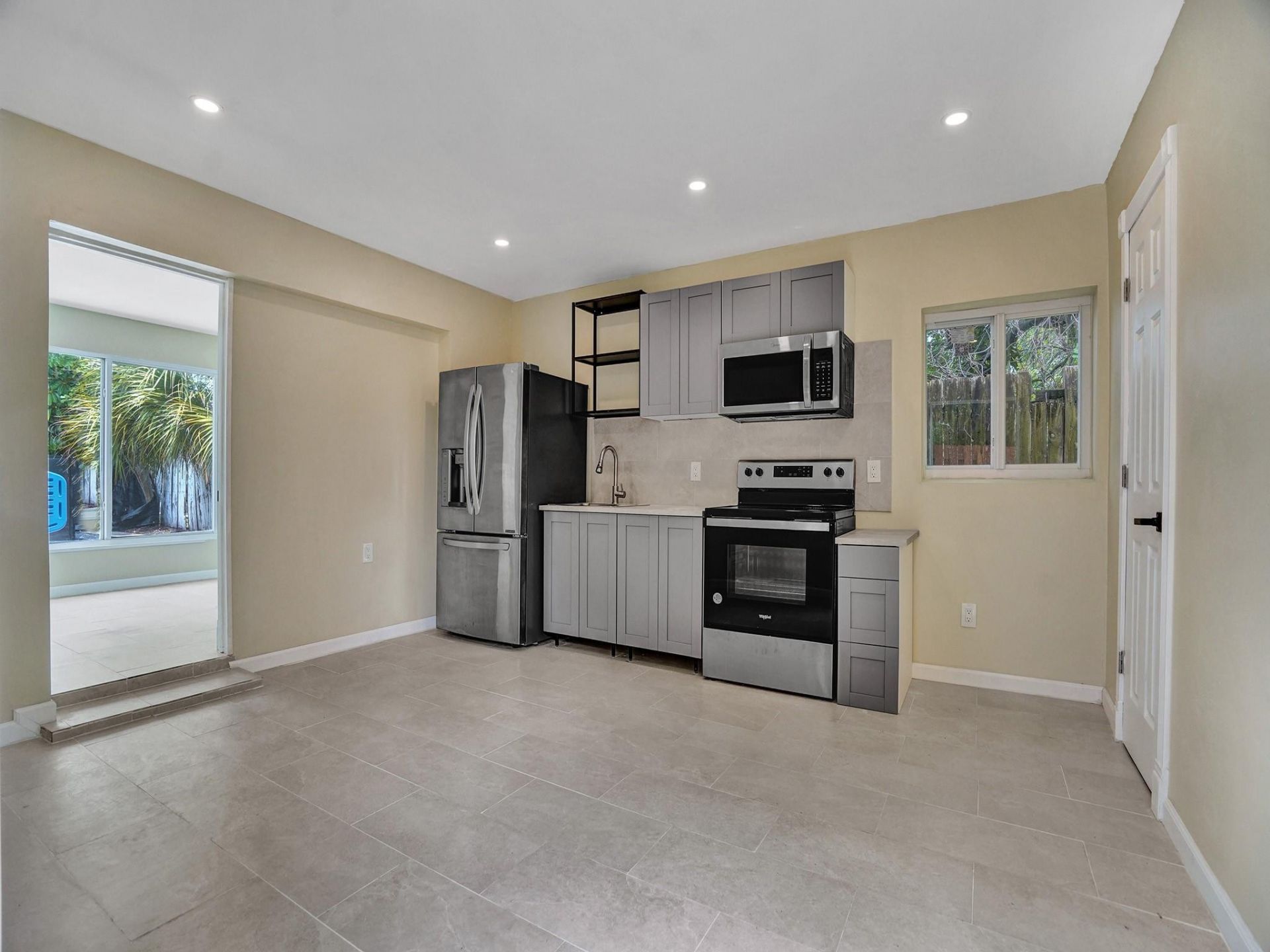 2442 Garfield Street, Unit 4, Hollywood, FL 33020 Photo