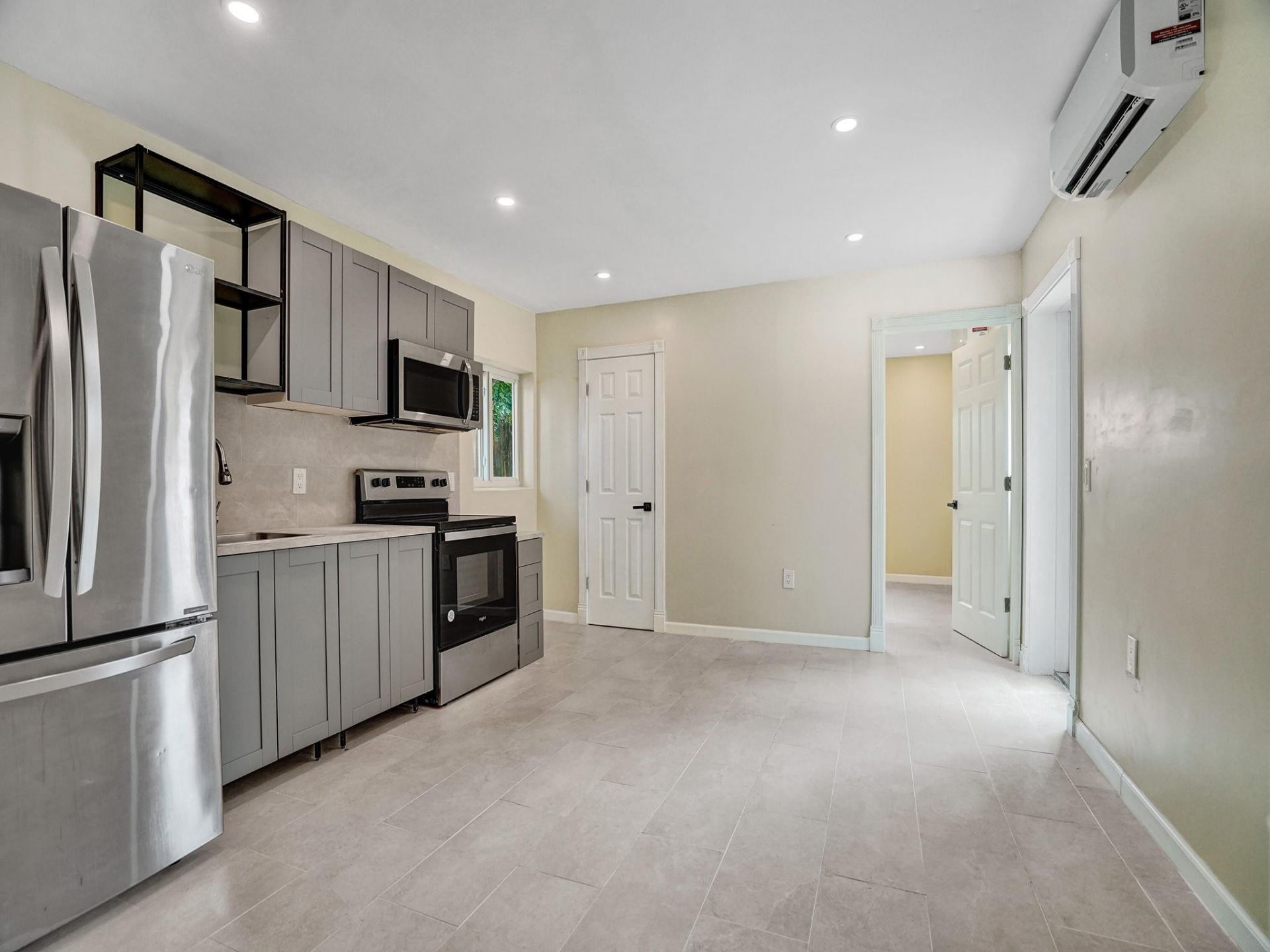 2442 Garfield Street, Unit 4, Hollywood, FL 33020 Photo
