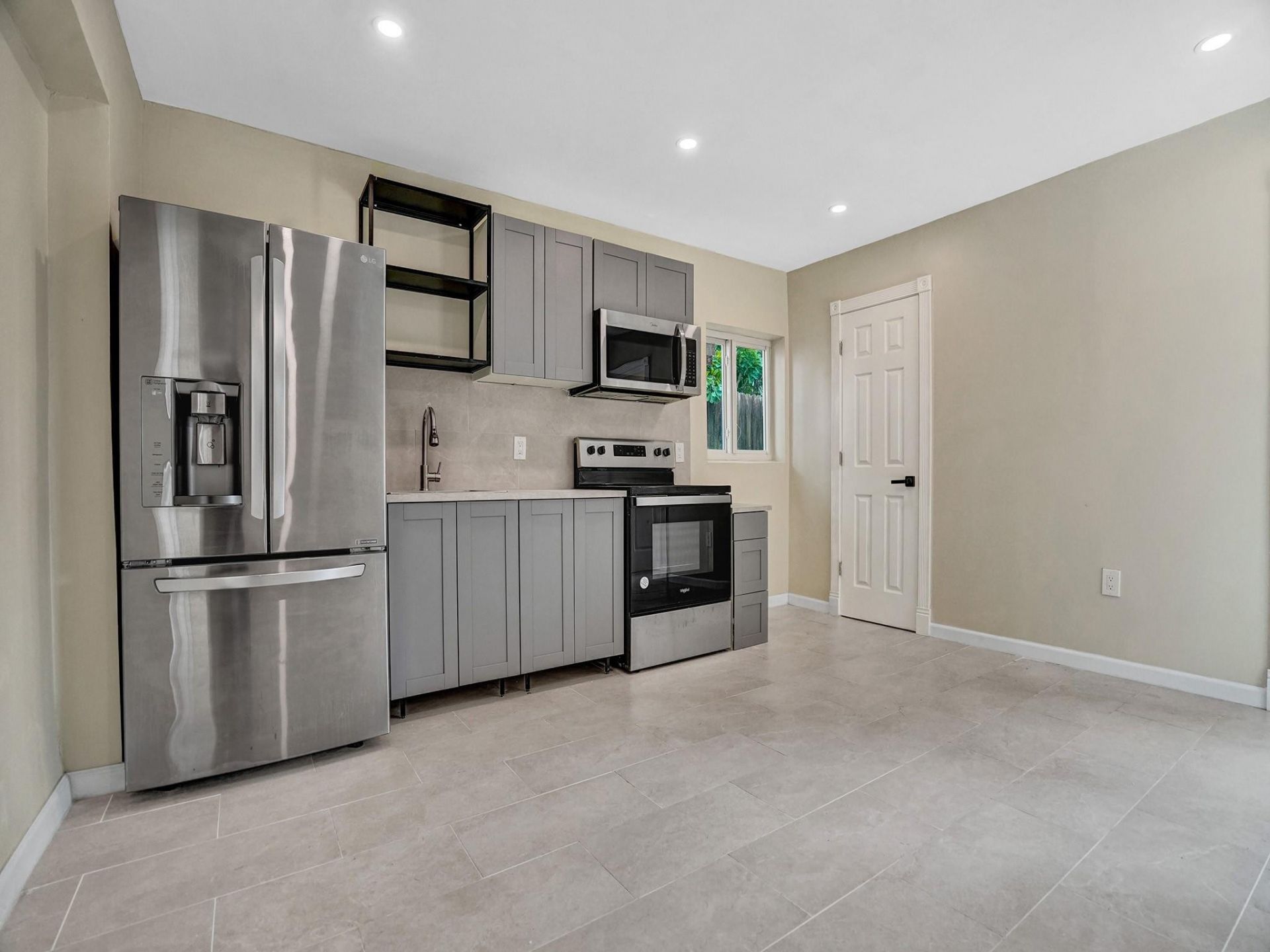 2442 Garfield Street, Unit 4, Hollywood, FL 33020 Photo