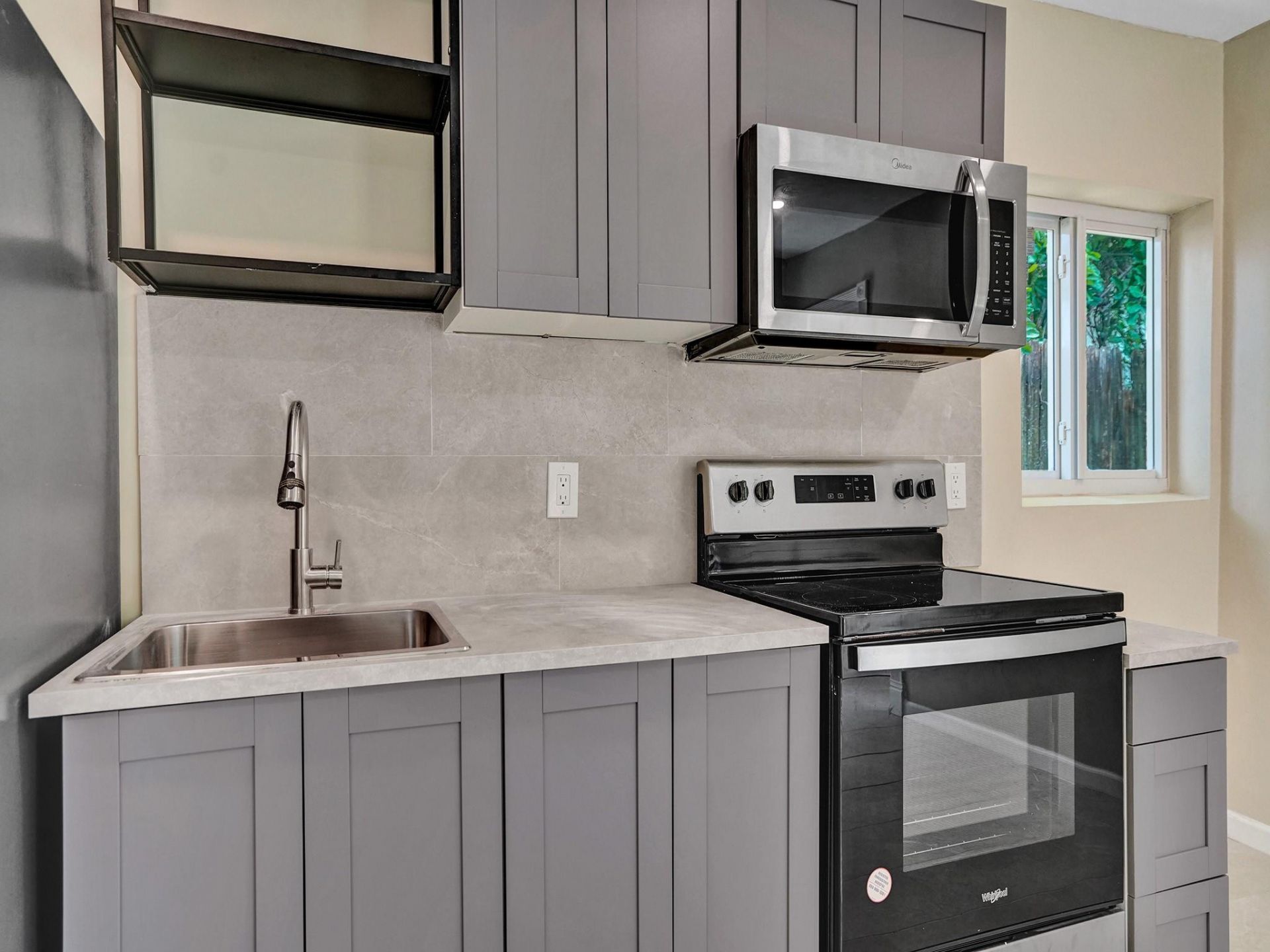 2442 Garfield Street, Unit 4, Hollywood, FL 33020 Photo