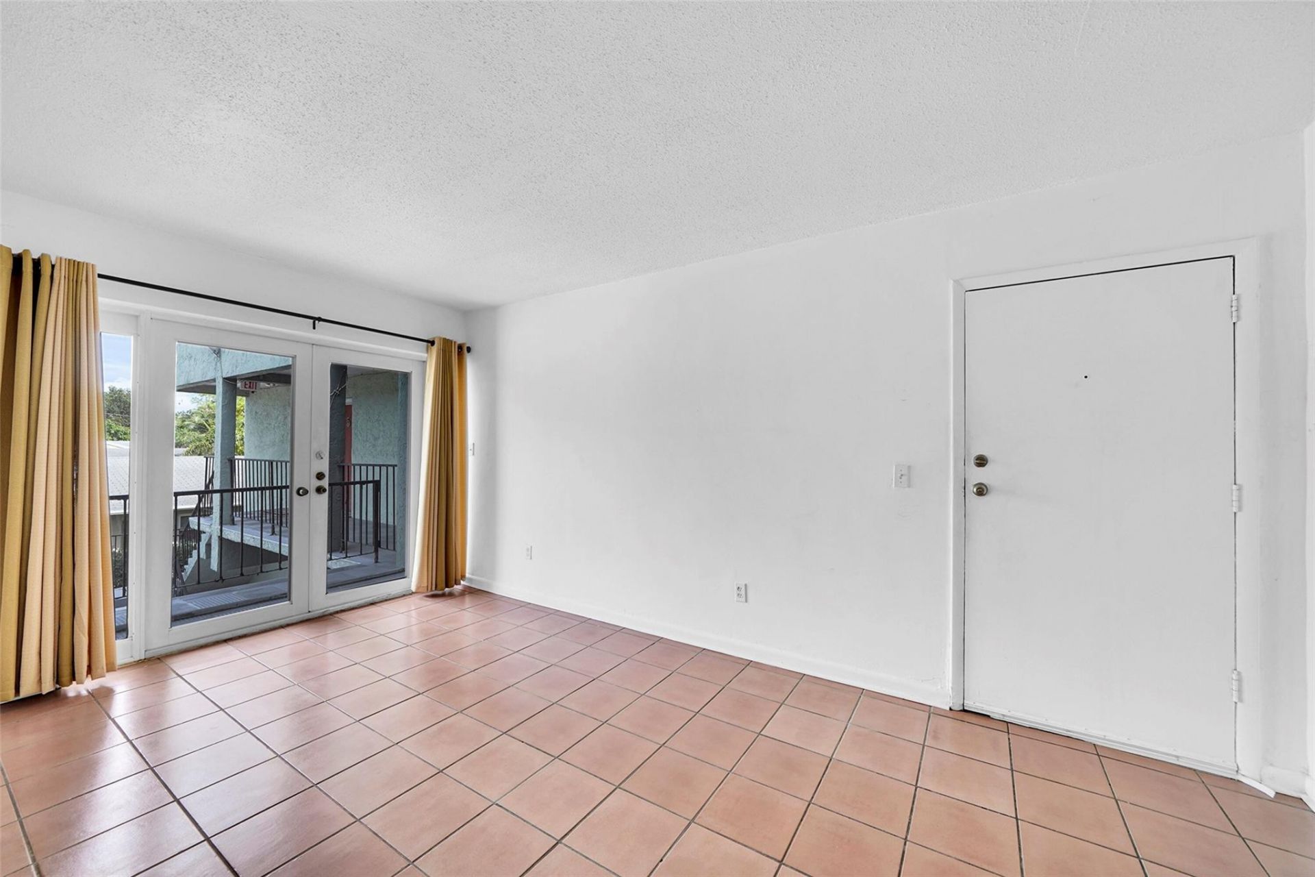 1005 SW 15th Avenue, Unit 10, Fort Lauderdale, FL 33312 Photo