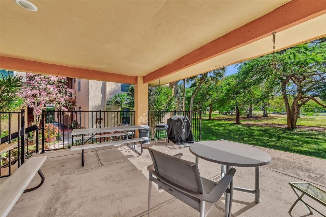 8380 Lagos De Campo Boulevard, Unit 110, Tamarac, FL 33321 Photo