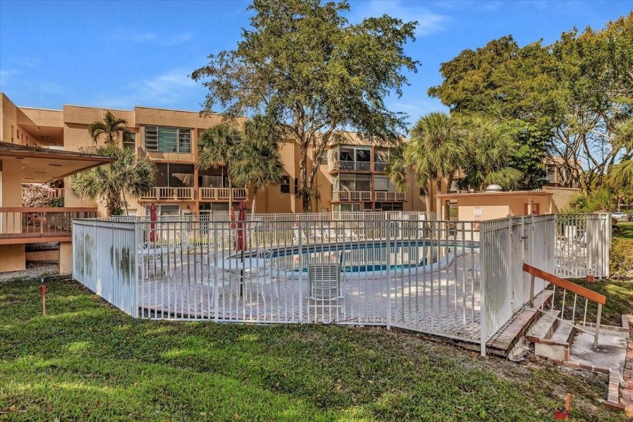 8380 Lagos De Campo Boulevard, Unit 110, Tamarac, FL 33321 Photo