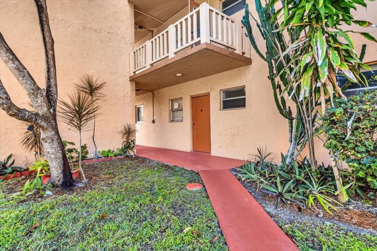 8380 Lagos De Campo Boulevard, Unit 110, Tamarac, FL 33321 Photo