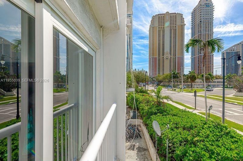 17800 Atlantic Blvd, Unit 203, Sunny Isles Beach, FL 33160 Photo