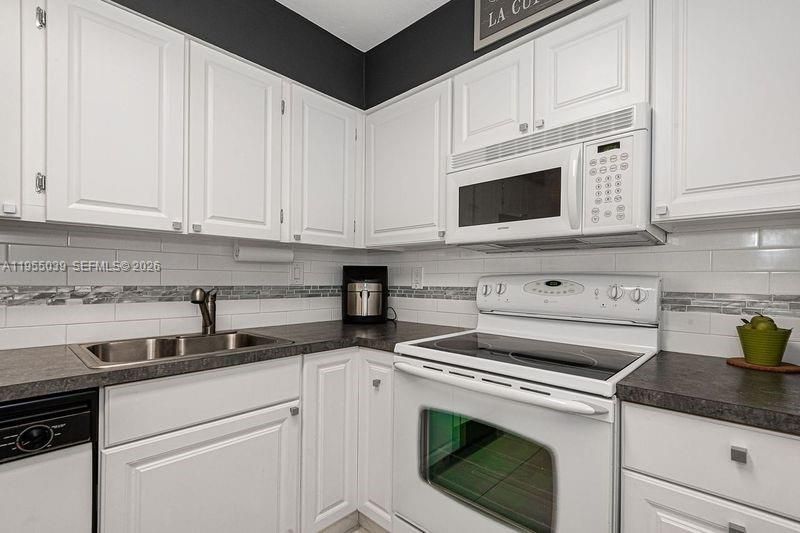 17800 Atlantic Blvd, Unit 203, Sunny Isles Beach, FL 33160 Photo