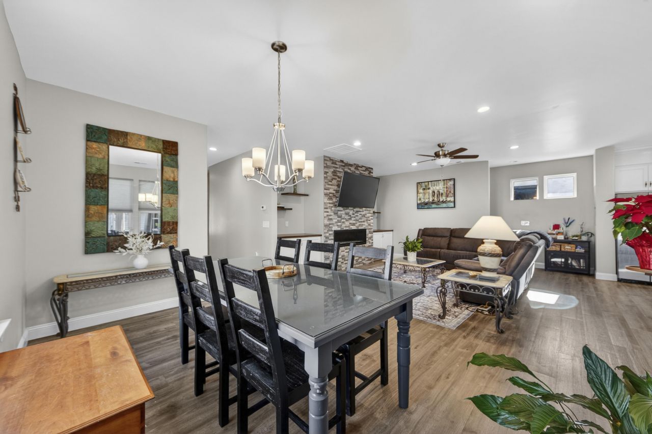 1723 W Avalon Circle Photo 12