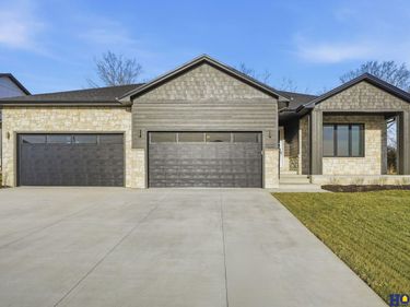 9200 Triana Lane, Lincoln, NE 68520