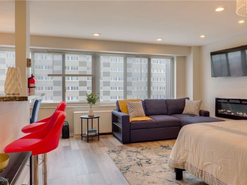 12520 Edgewater Drive, Unit 1203, Lakewood, OH 44107 Photo 8