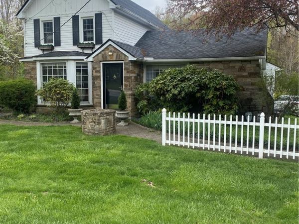 35755 Miles Road, Moreland Hills, OH 44022