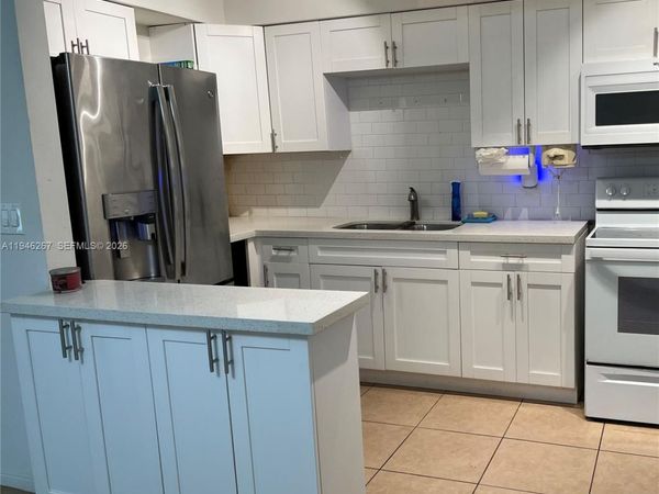 2702 Pierce St, Unit 5, Hollywood, FL 33020