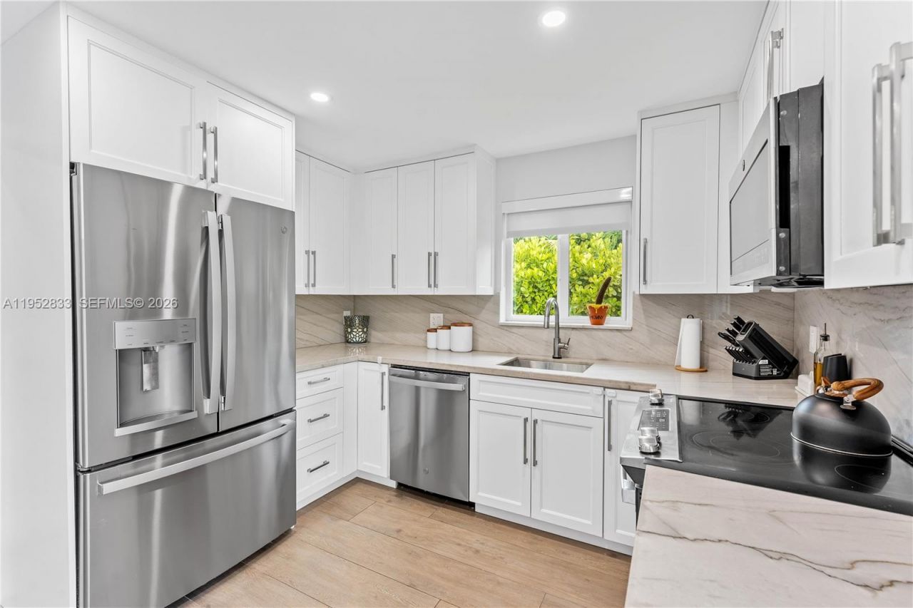 7425 SW 139th Ter, Palmetto Bay, FL 33158 Photo