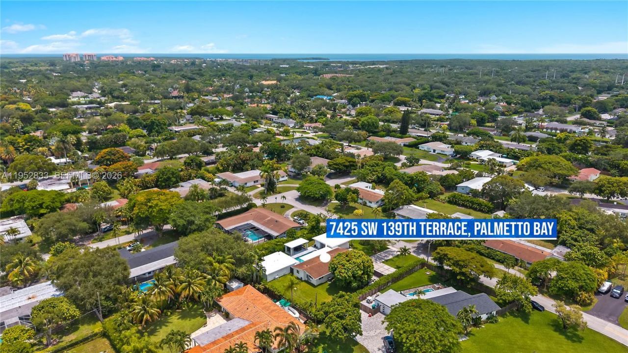 7425 SW 139th Ter, Palmetto Bay, FL 33158 Photo