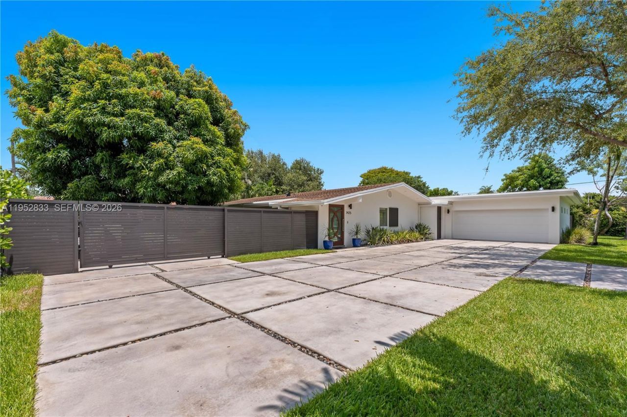 7425 SW 139th Ter, Palmetto Bay, FL 33158 Photo