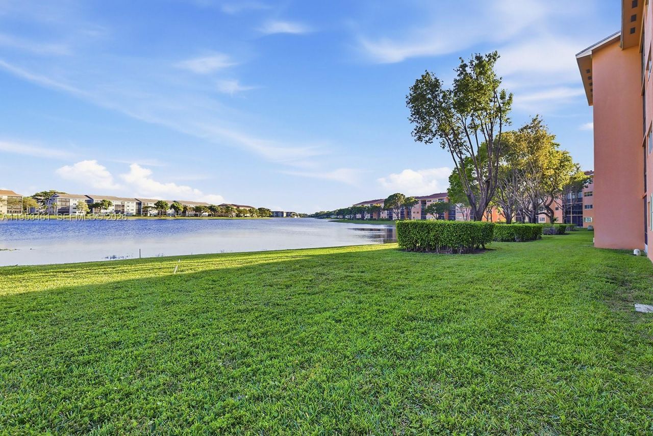 571 SW 141st Ave, Unit 204N, Pembroke Pines, FL 33027 Photo