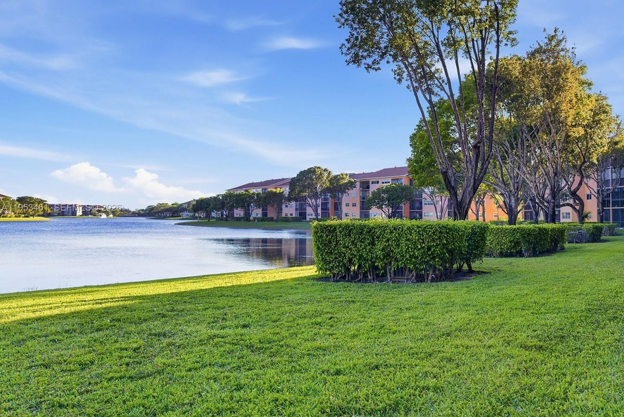 571 SW 141st Ave, Unit 204N, Pembroke Pines, FL 33027 Photo