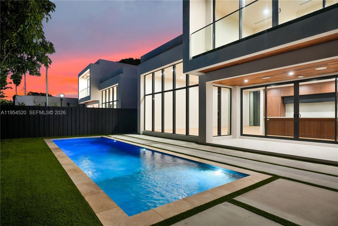 229 NW 42nd St , Miami, FL 33127 Photo